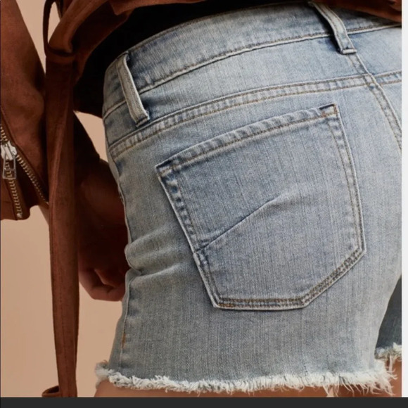 Talula denim light wash distressed shorts - Picture 5 of 15